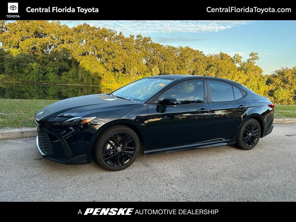 Used 2025 Toyota Camry SE Sedan