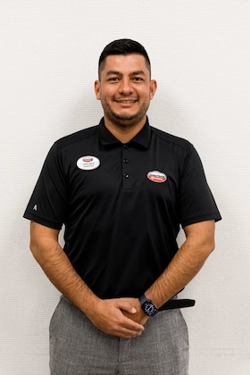 Staff member Antonio Vasquez from ID_42d364