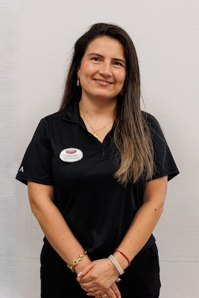Staff member Diana Duarte from ID_42d364