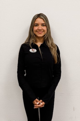 Staff member Niri Dorta from ID_42d364