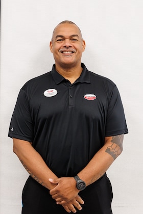 Staff member Roger Santos from ID_42d364