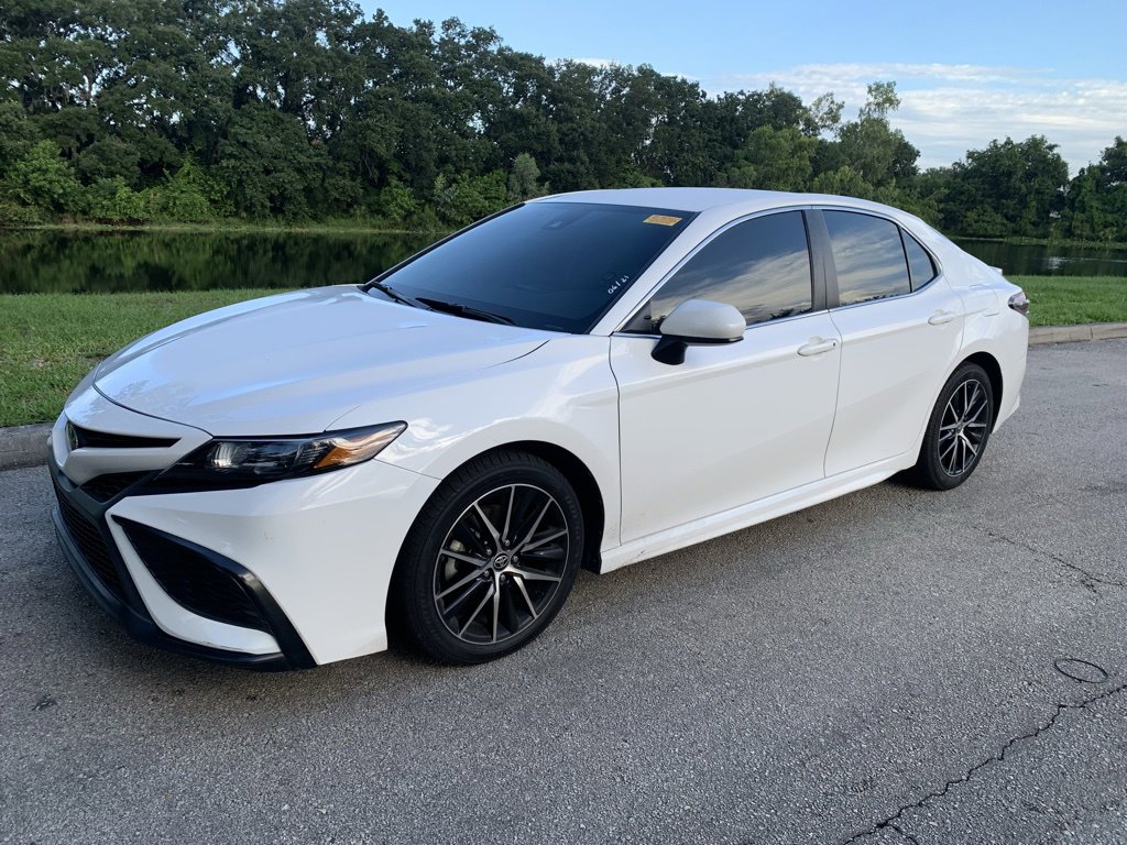 Used 2021 Toyota Camry SE with VIN 4T1G11AK9MU525120 for sale in Orlando, FL