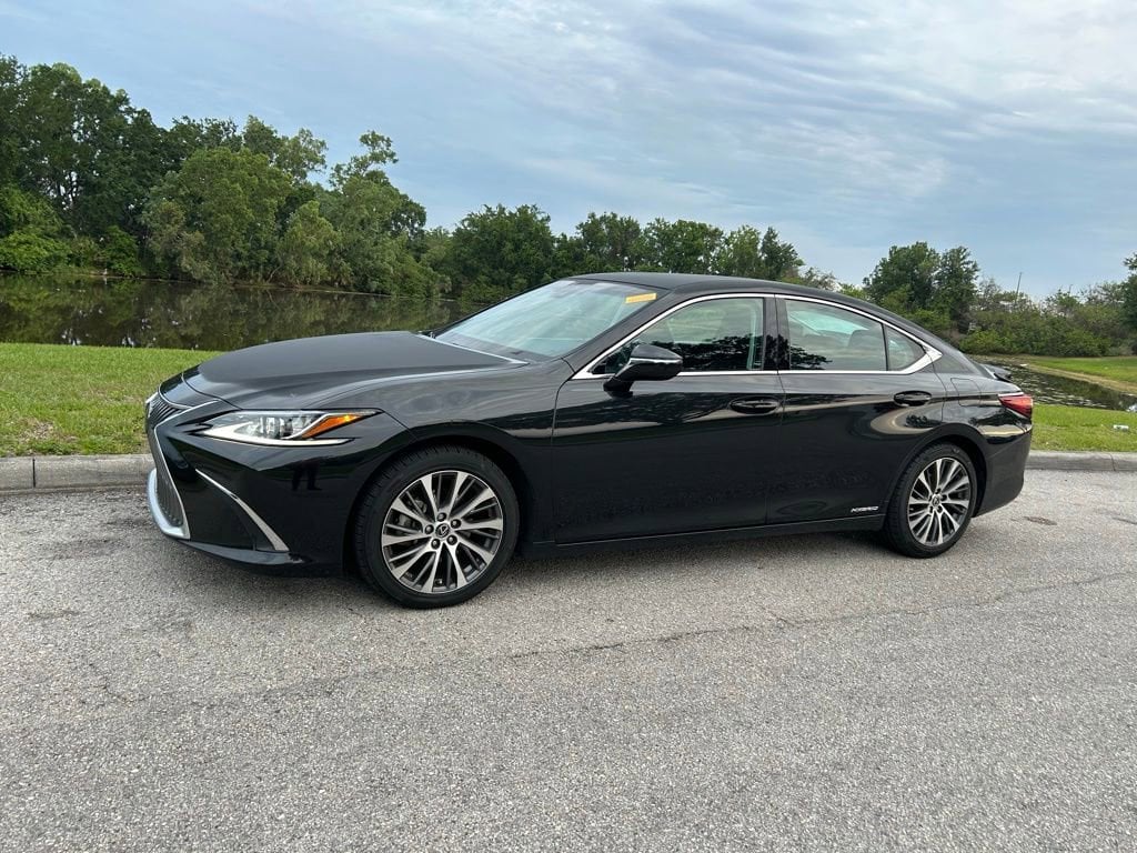 Used 2021 Lexus ES 300h Sedan