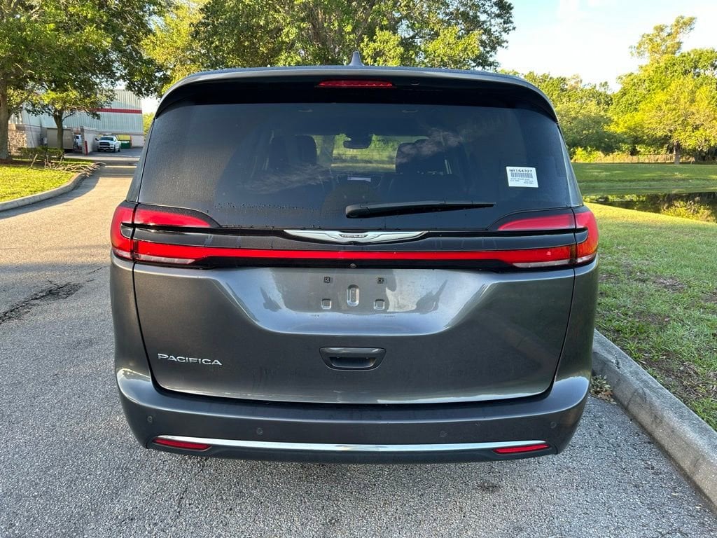 Used 2022 Chrysler Pacifica Touring L Van Passenger Van