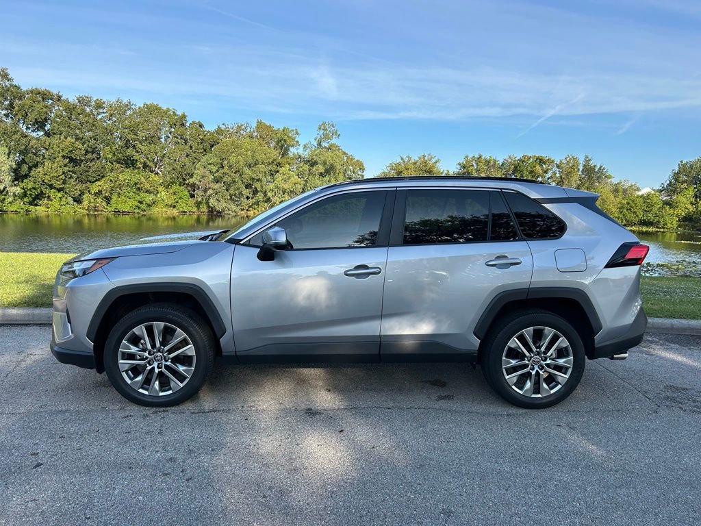 2023 Toyota RAV4 XLE Premium photo 2
