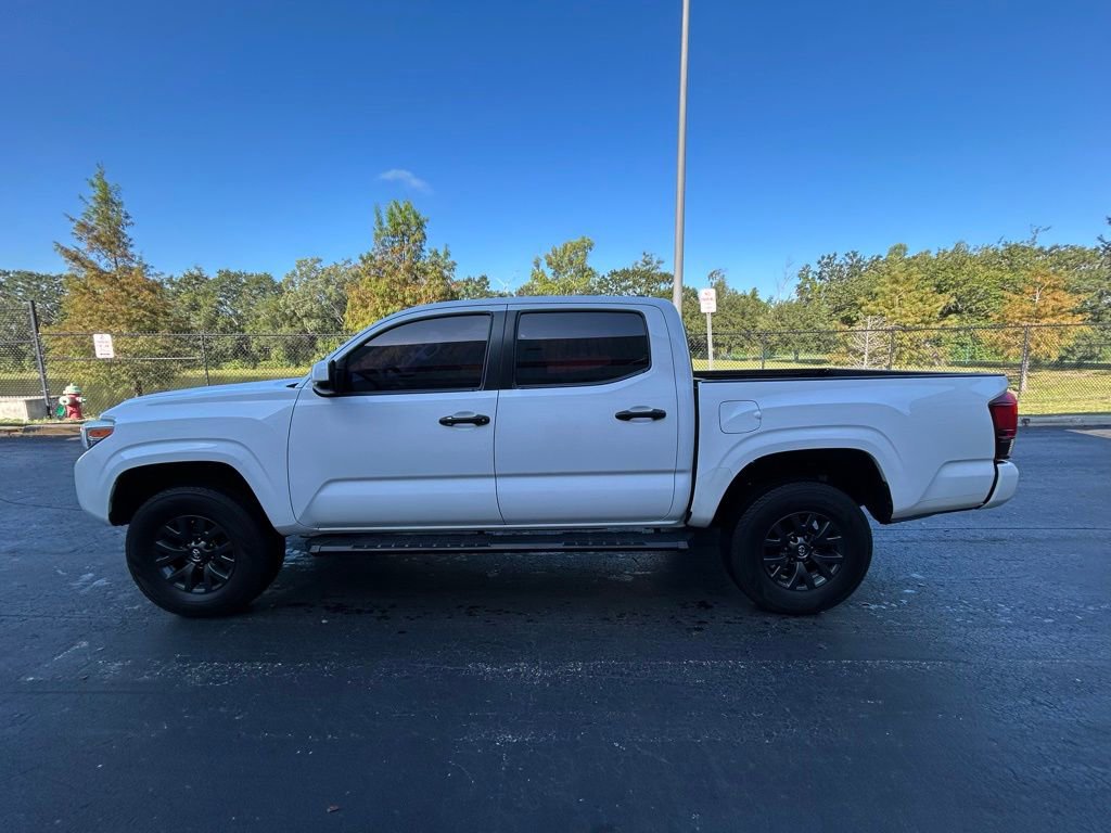 2018 Toyota Tacoma SR5 photo 2