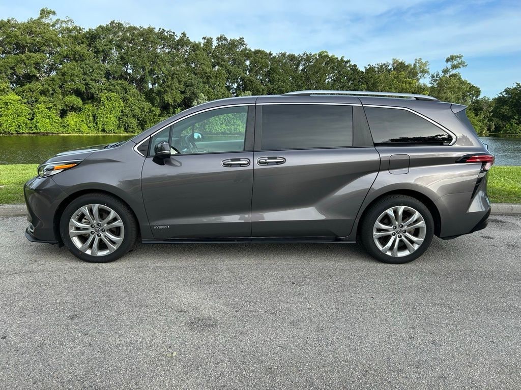 Certified 2021 Toyota Sienna Platinum Minivan/Van