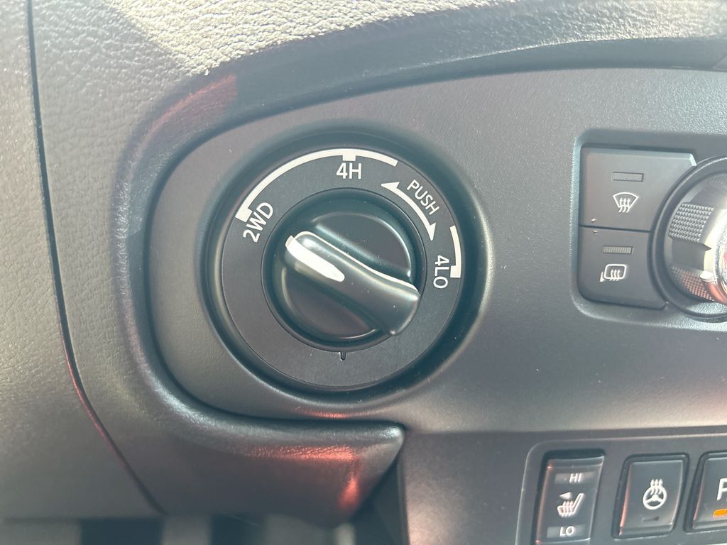 2023 Nissan Frontier PRO-4X - Photo 33