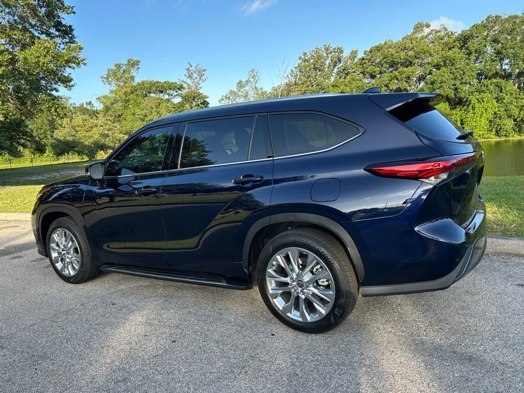 Used 2023 Toyota Highlander Limited SUV
