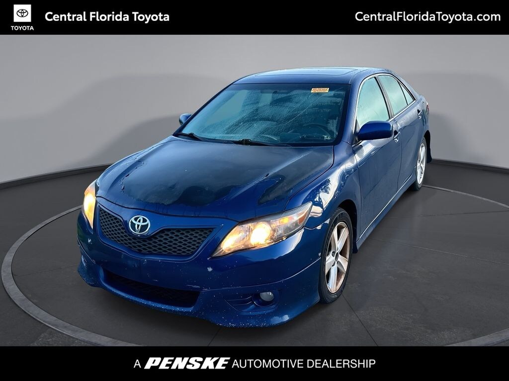 Used 2011 Toyota Camry SE Sedan
