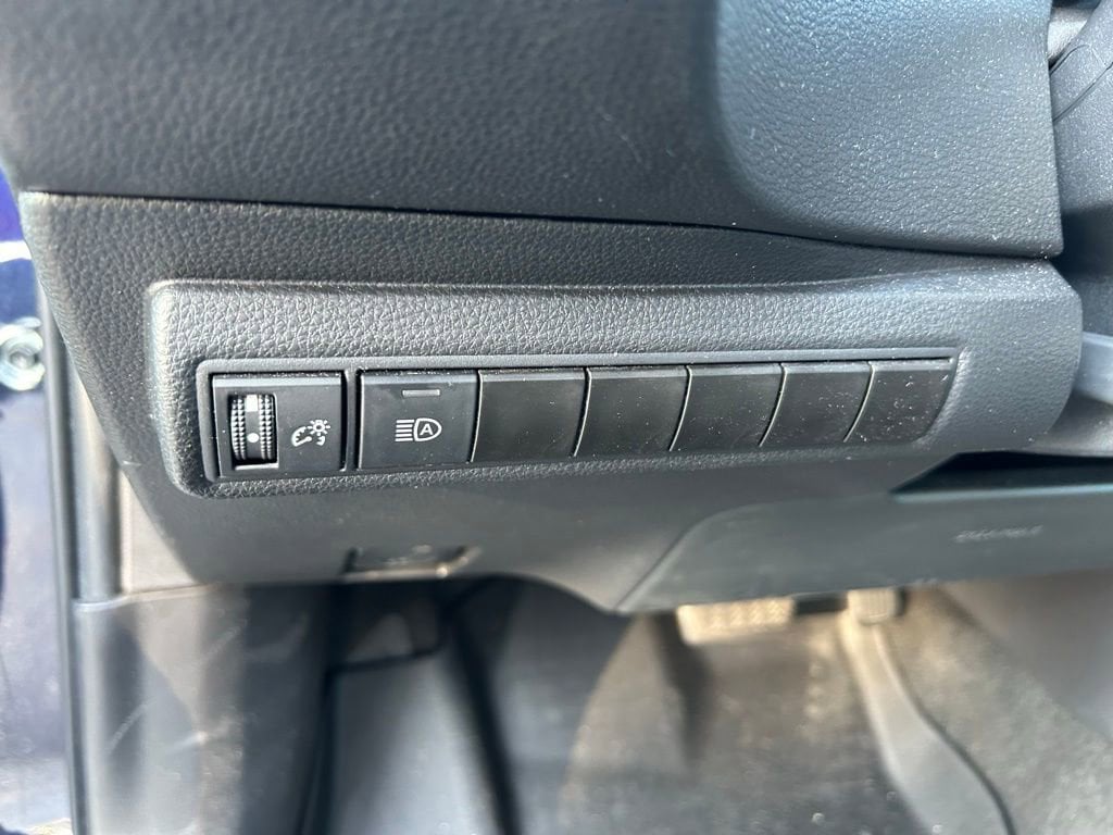 2023 Toyota Corolla LE - Photo 17
