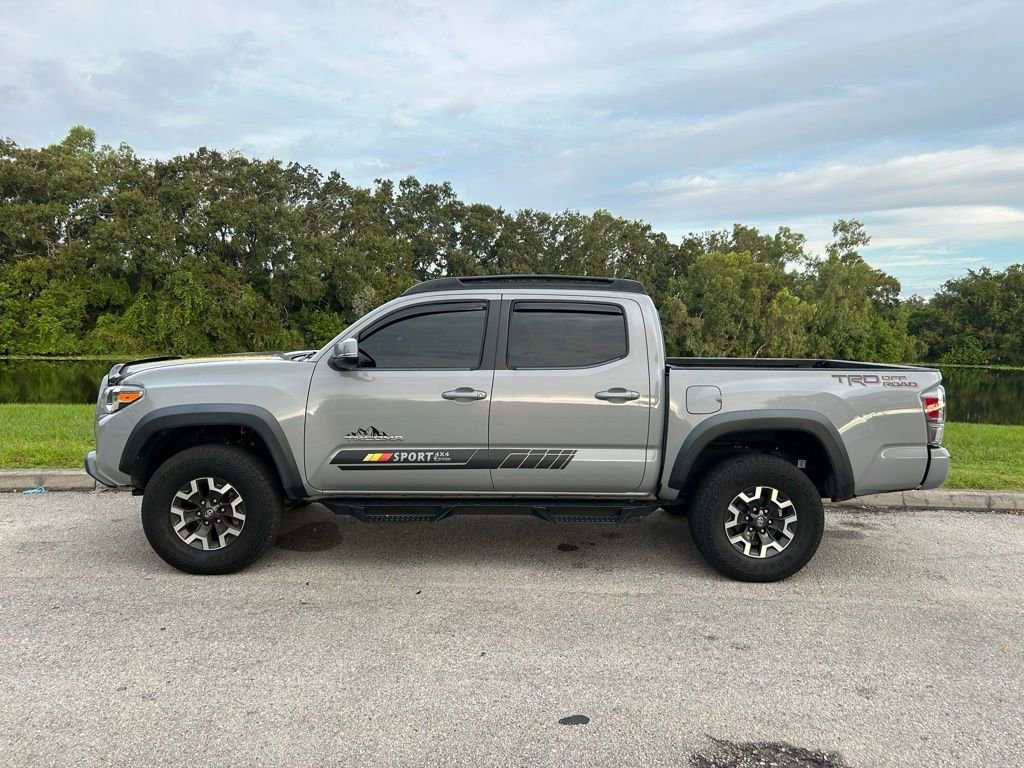 2021 Toyota Tacoma TRD Off-Road photo 2