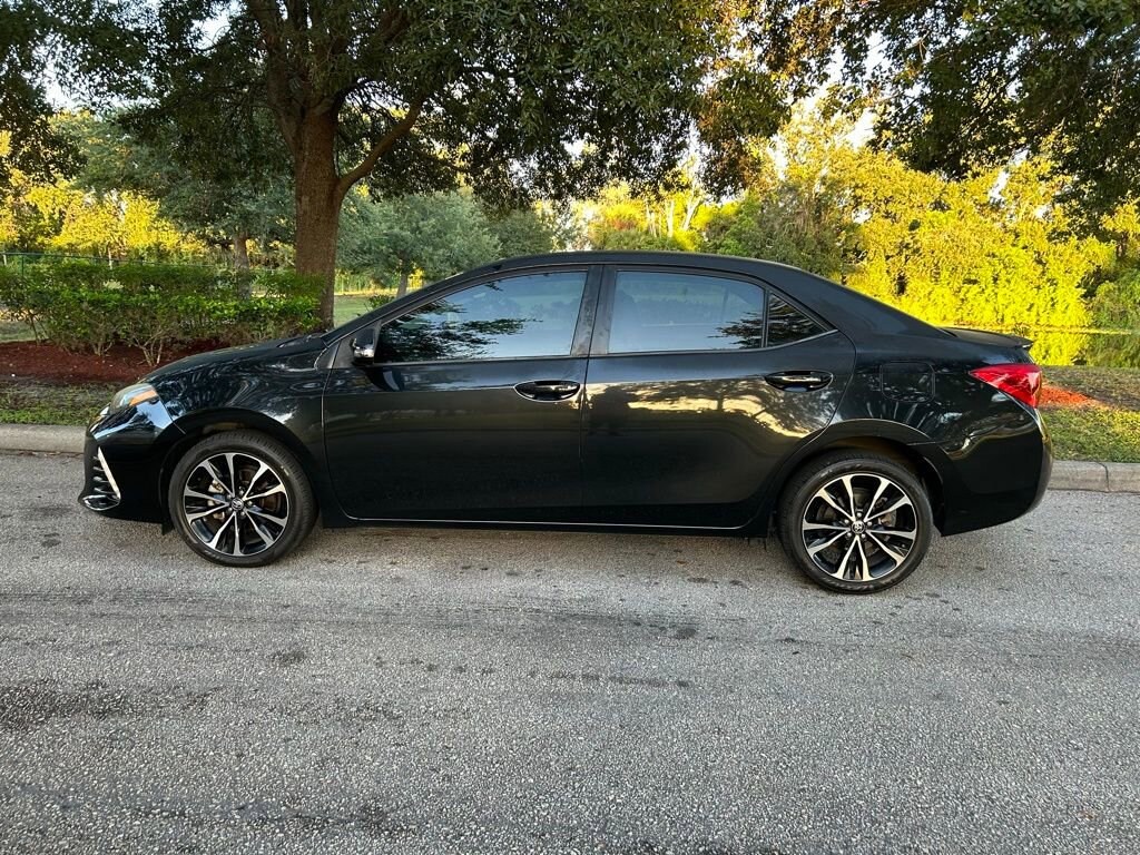 2019 Toyota Corolla SE photo 2