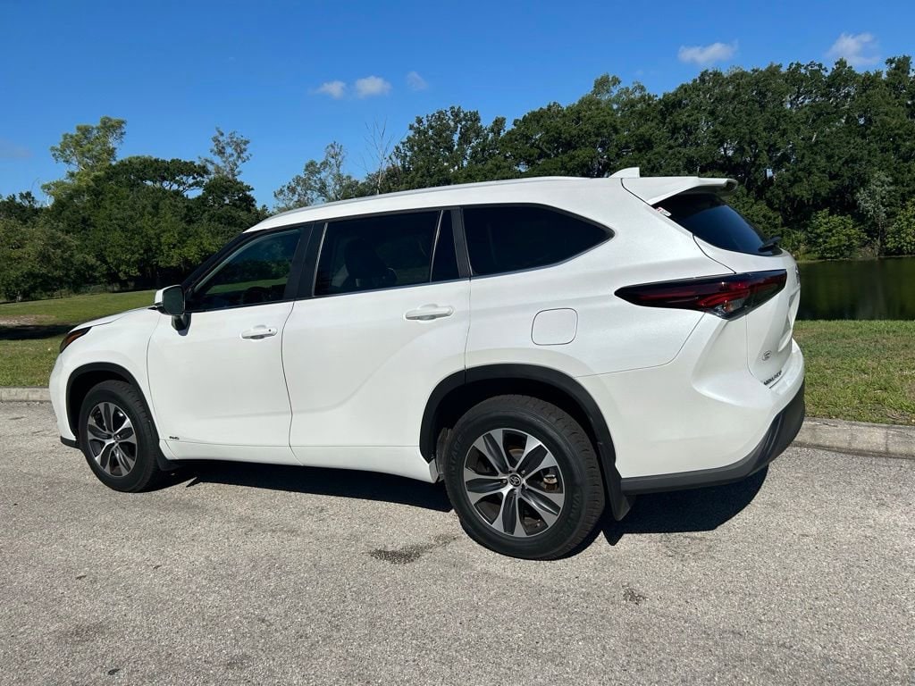 Certified 2025 Toyota Highlander Hybrid XLE SUV