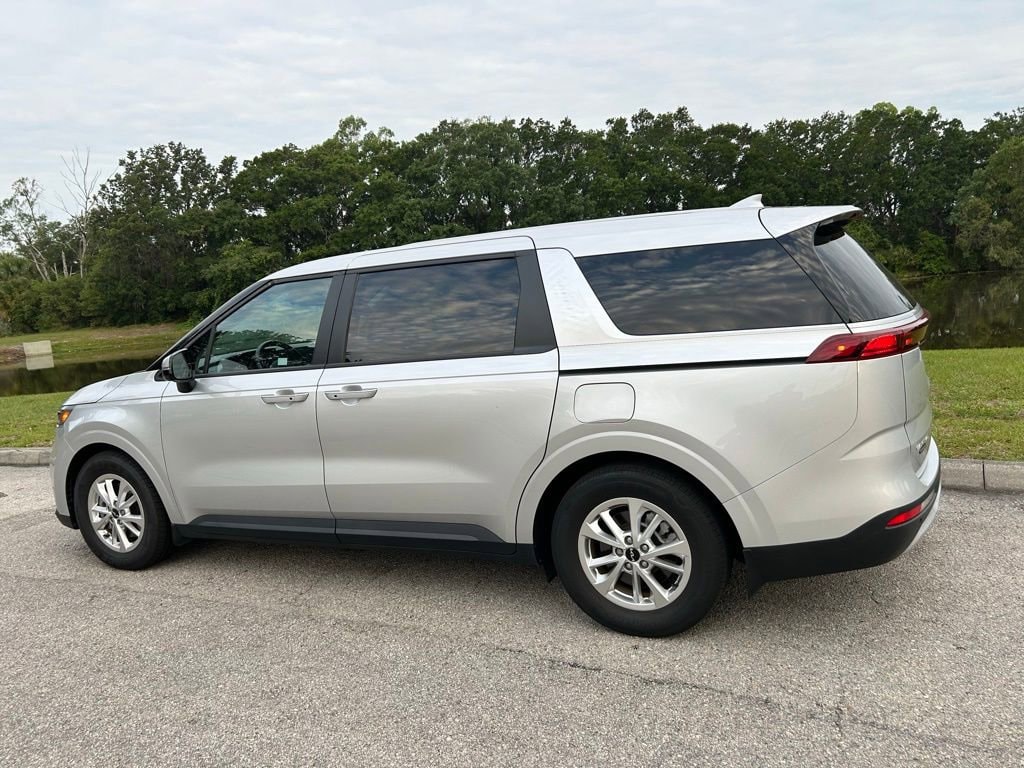 Used 2023 Kia Carnival LX Seat Package Minivan/Van