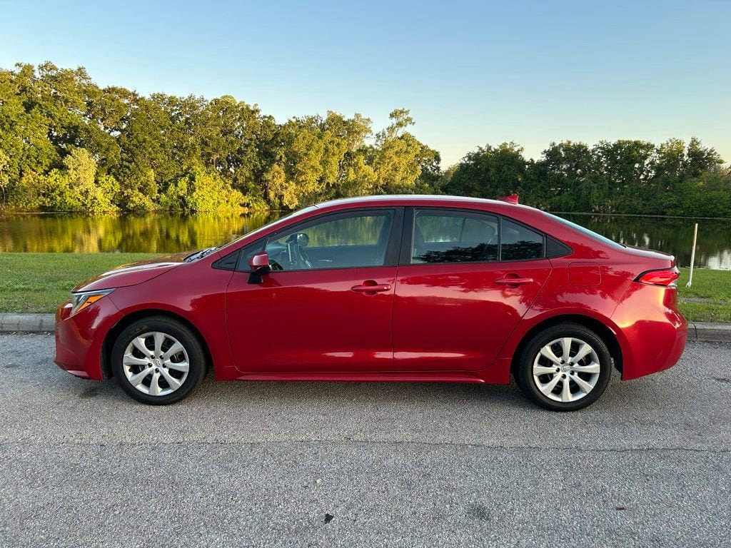 Used 2021 Toyota Corolla LE Sedan