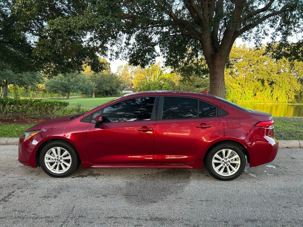 2024 Toyota Corolla LE photo 2