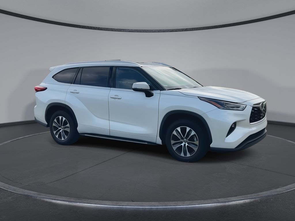 Used 2021 Toyota Highlander XLE SUV
