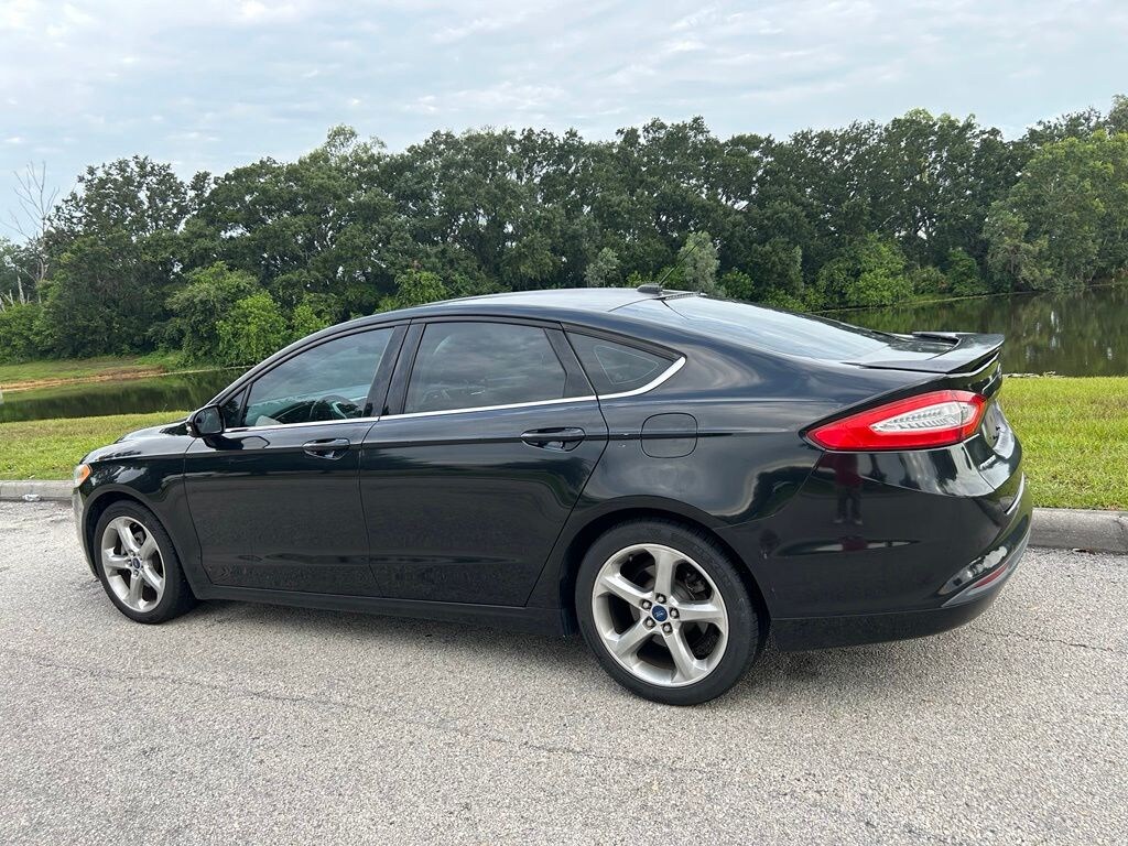 Used 2015 Ford Fusion SE Sedan