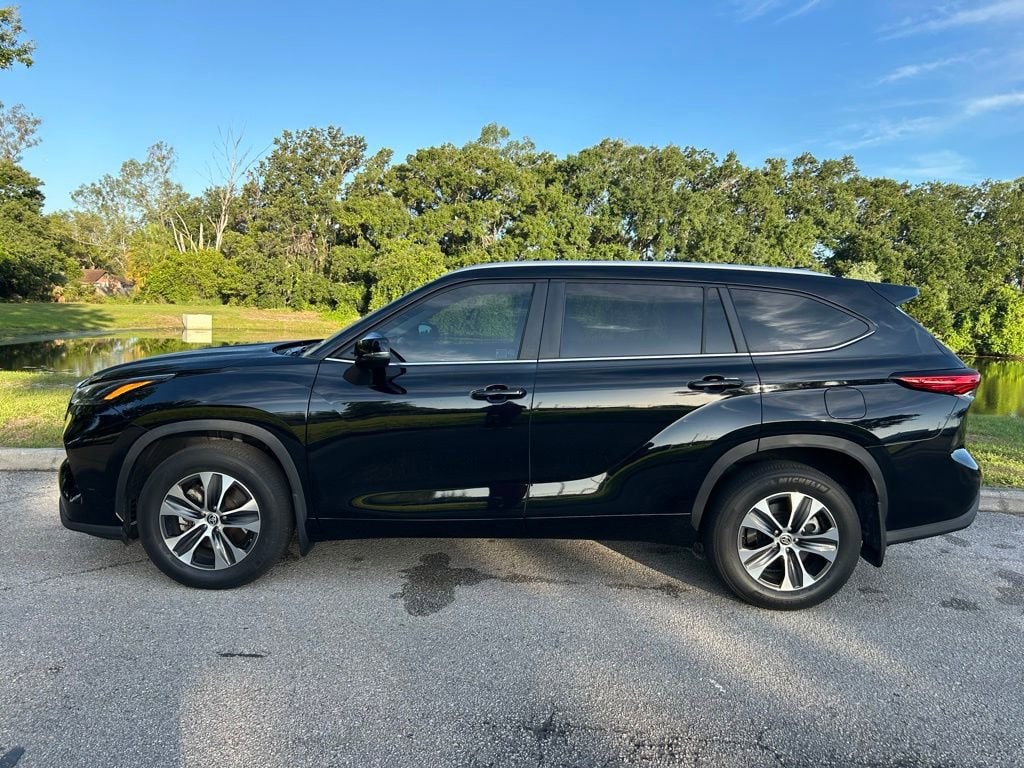 Used 2023 Toyota Highlander XLE SUV
