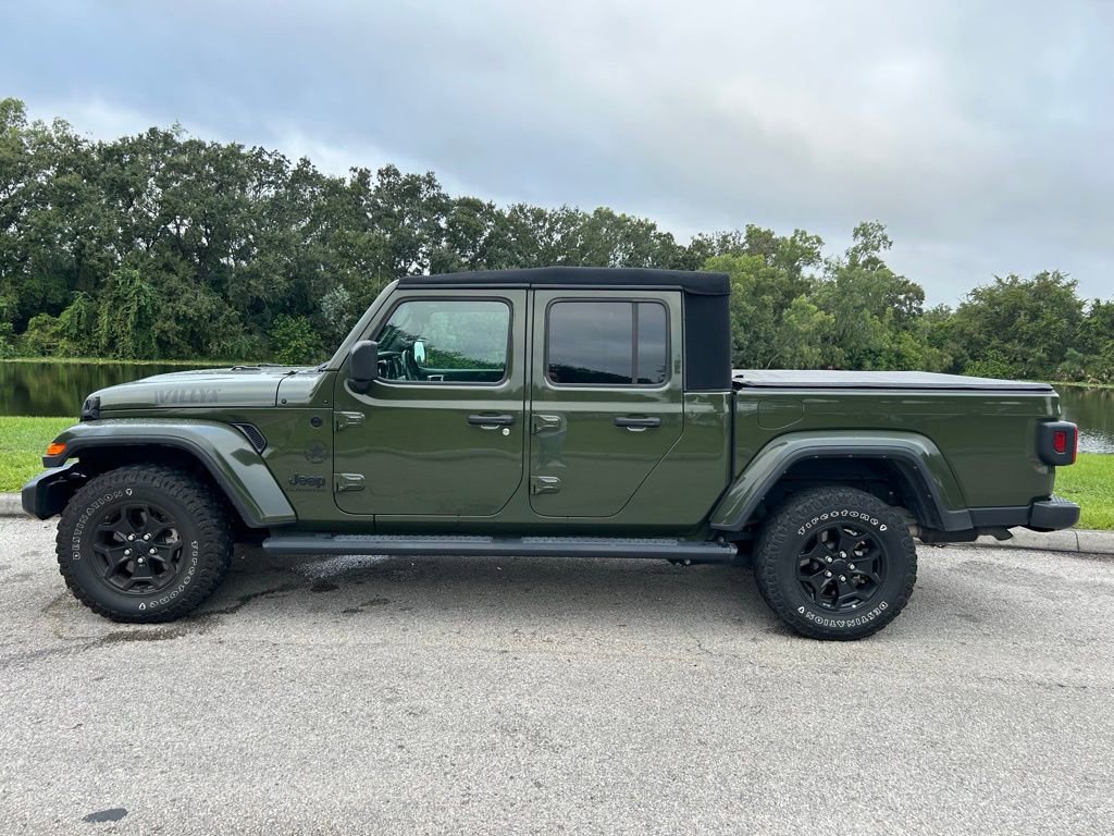 2021 Jeep Gladiator Willys photo 2