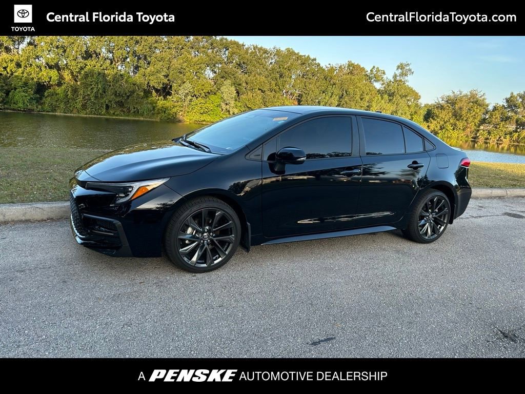 2025 Toyota Corolla SE's photo