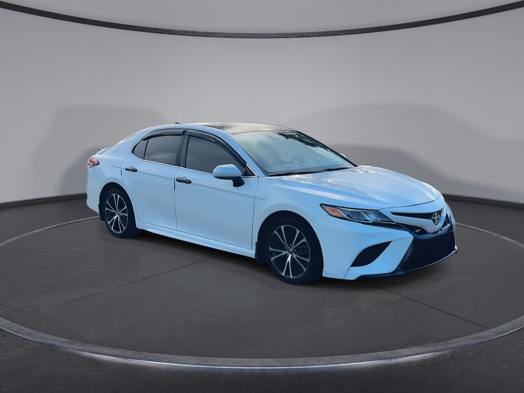 Used 2019 Toyota Camry SE Sedan