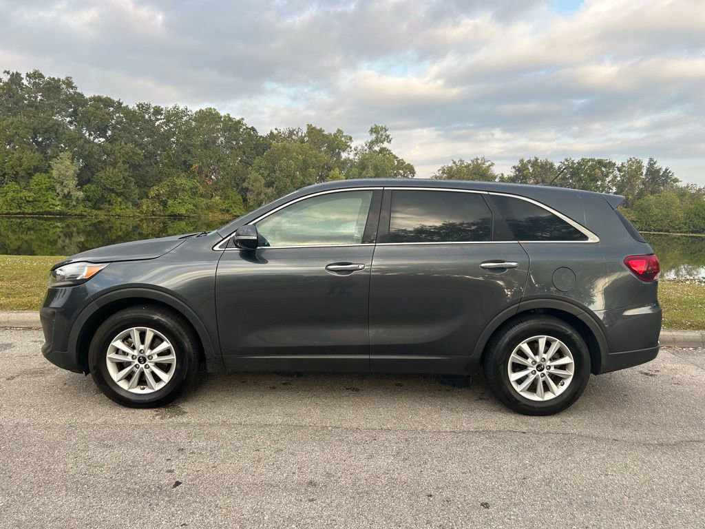 2020 Kia Sorento LX photo 2