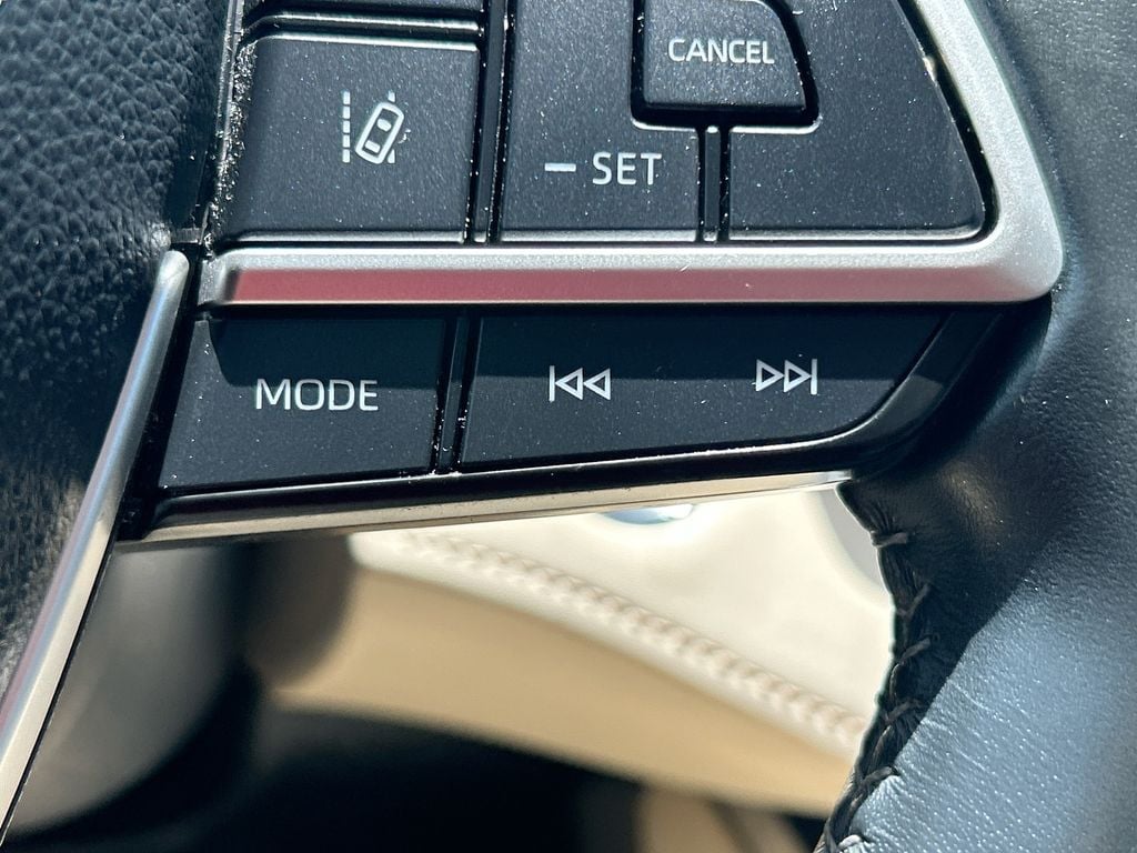 2023 Toyota Highlander XLE - Photo 17