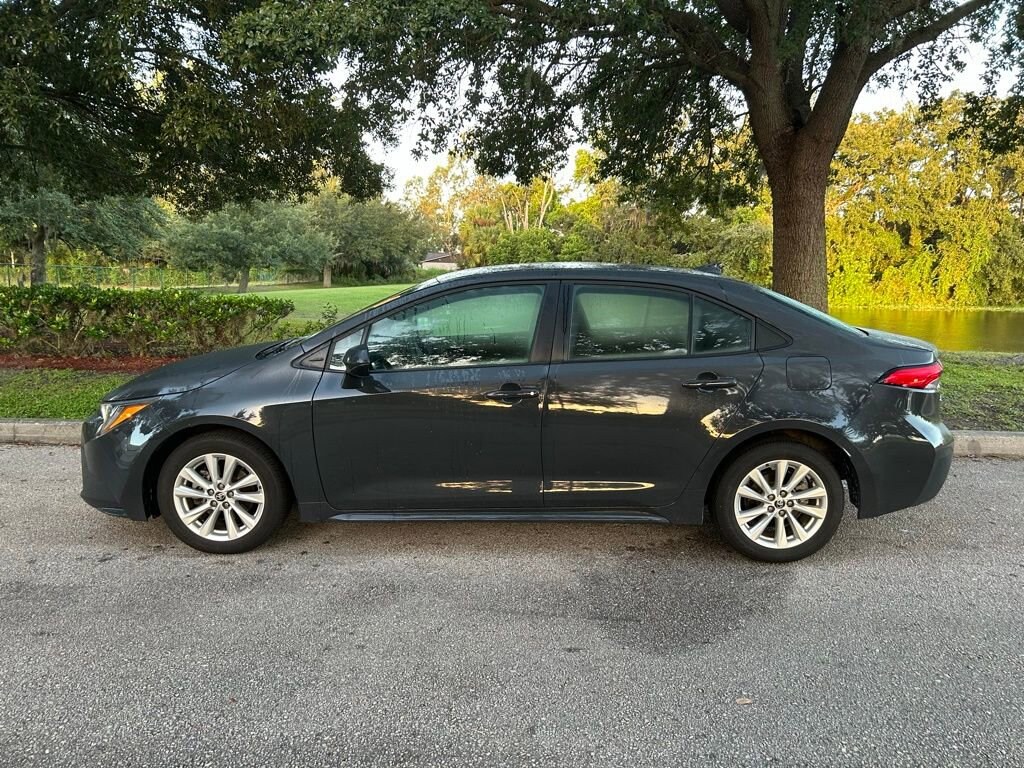 2024 Toyota Corolla LE photo 2