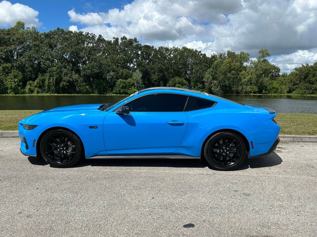 2024 Ford Mustang GT photo 2