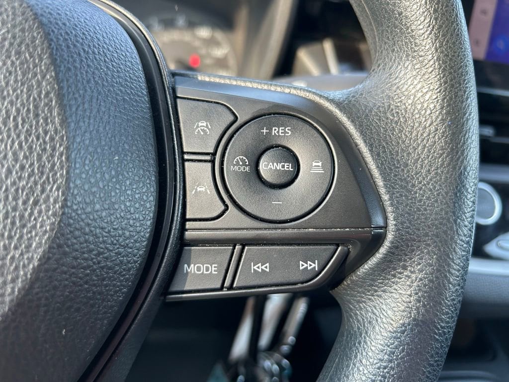 2023 Toyota Corolla LE - Photo 18
