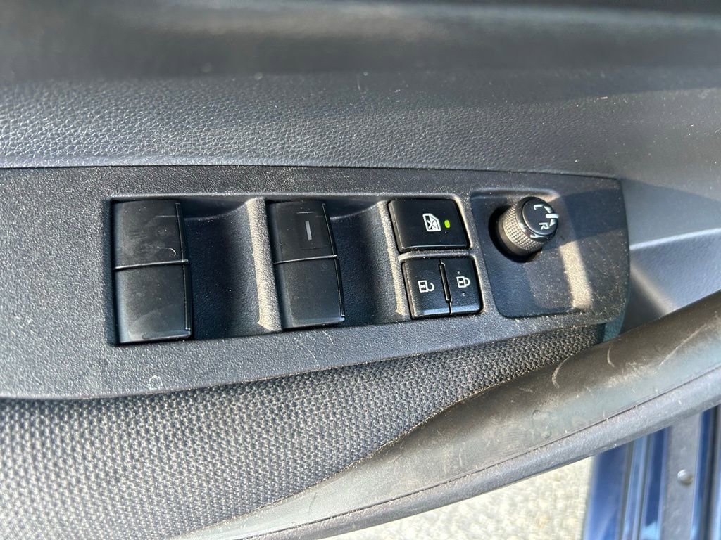 2023 Toyota Corolla LE - Photo 16