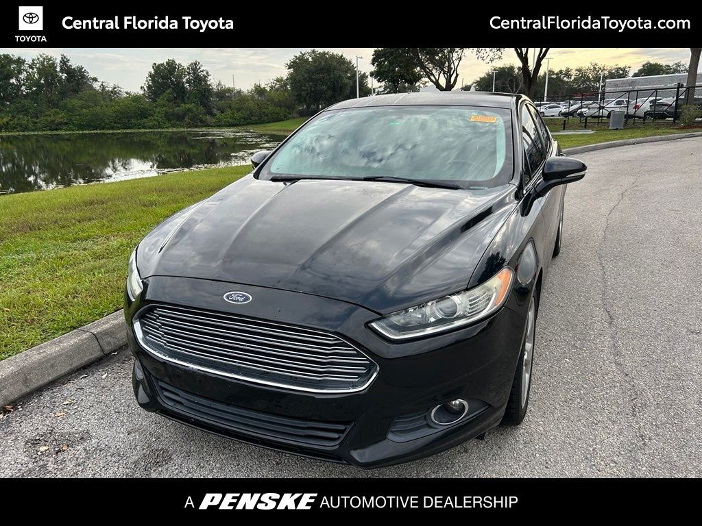 Used 2015 Ford Fusion SE Sedan