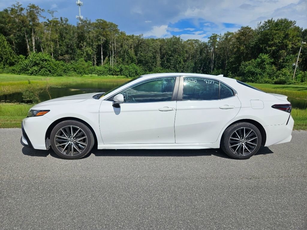 Used 2022 Toyota Camry SE with VIN 4T1G11AK3NU632911 for sale in Orlando, FL