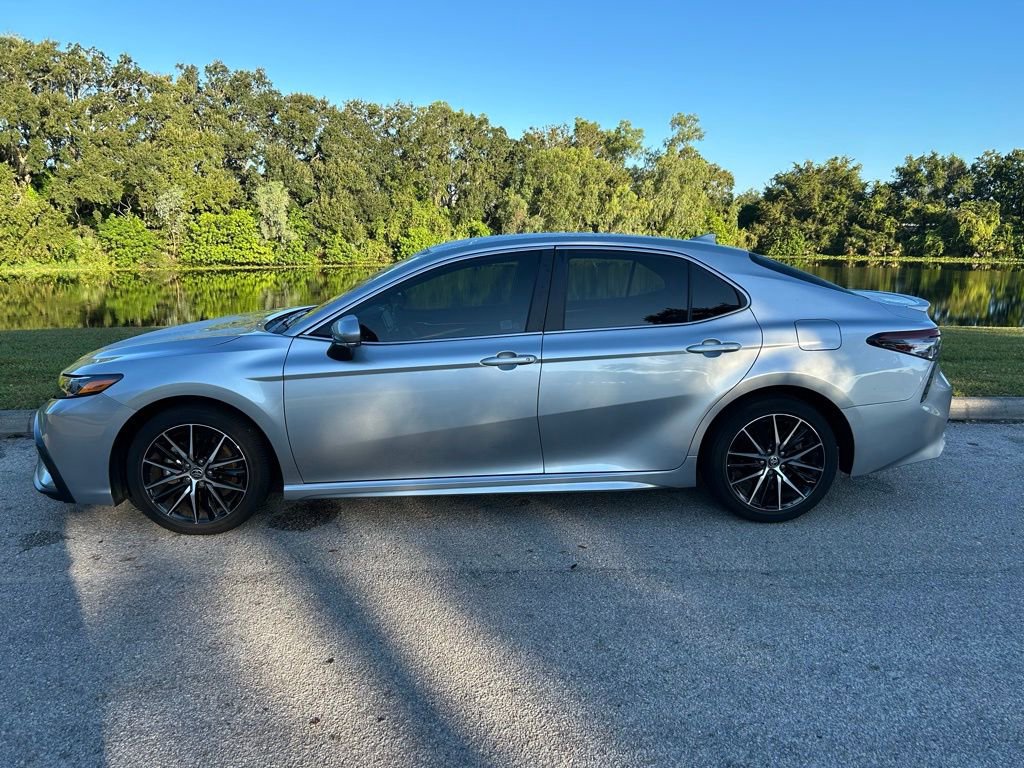 2024 Toyota Camry SE photo 2
