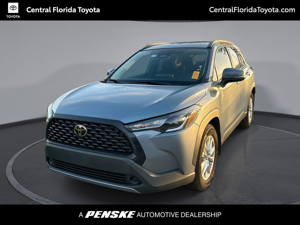 Used 2024 Toyota Corolla Cross LE SUV