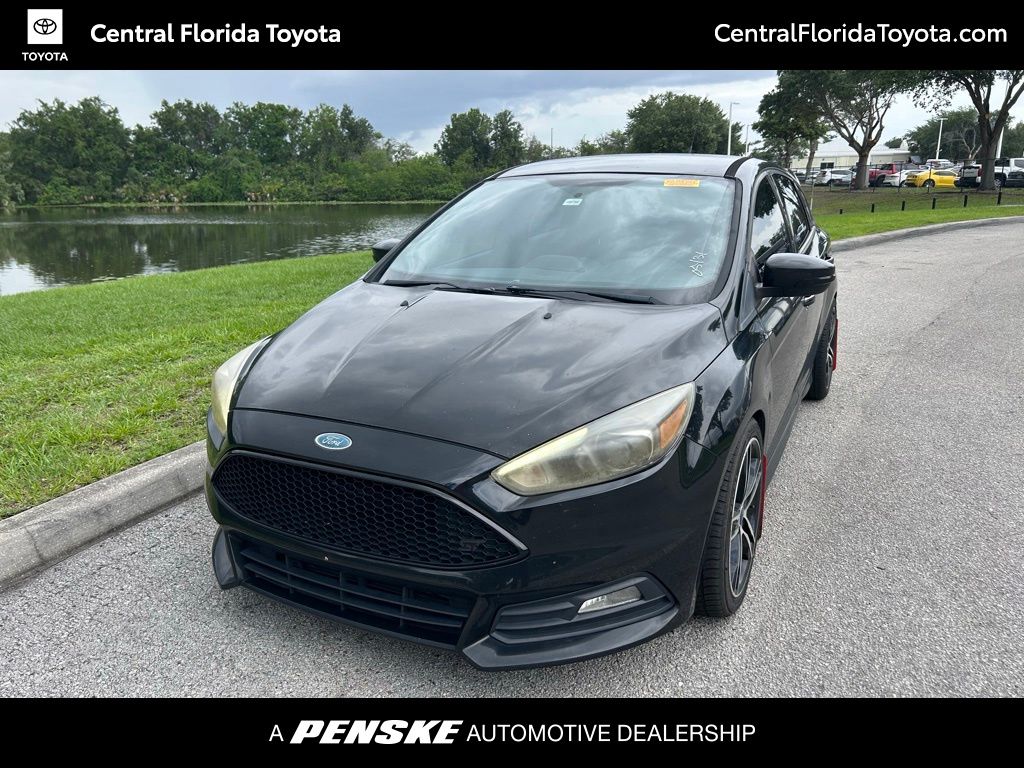 2015 Ford Focus 5 Door Hatch ST's photo