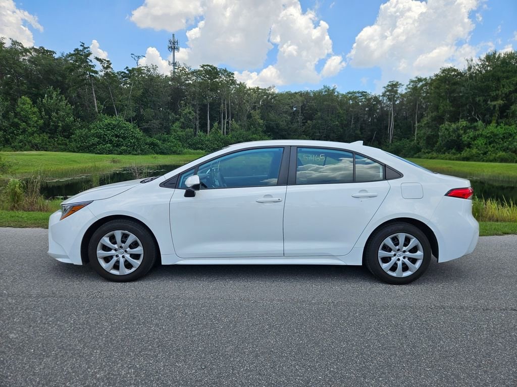 Used 2022 Toyota Corolla LE with VIN 5YFEPMAE7NP369504 for sale in Northfield, Minnesota