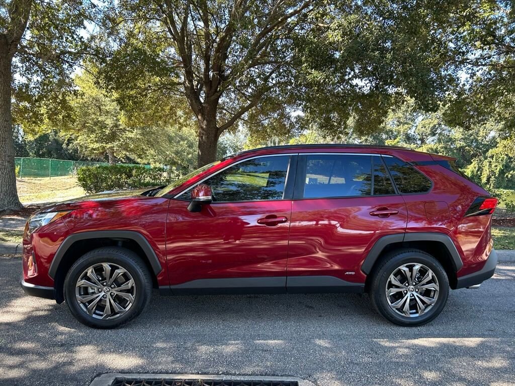 2023 Toyota RAV4 Hybrid XLE Premium photo 2