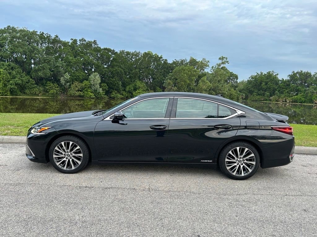 Used 2021 Lexus ES 300h Sedan