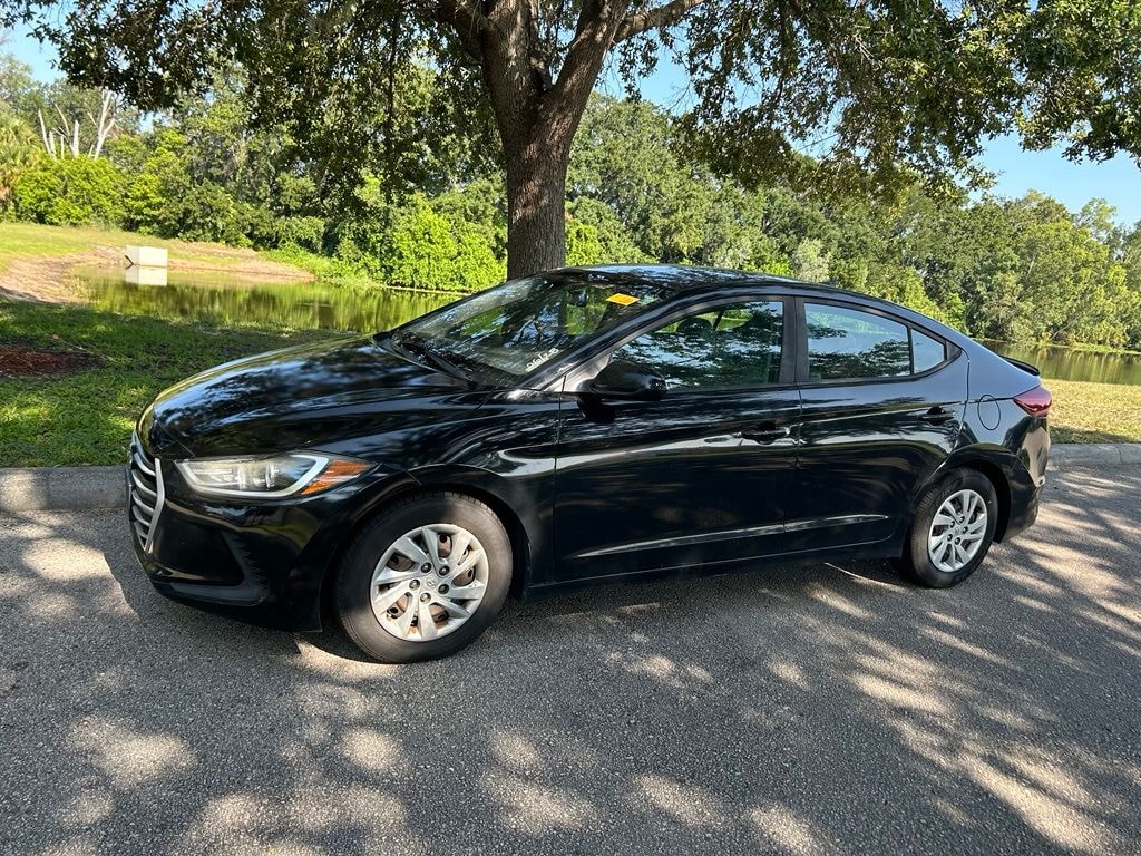 Used 2017 Hyundai Elantra SE Sedan