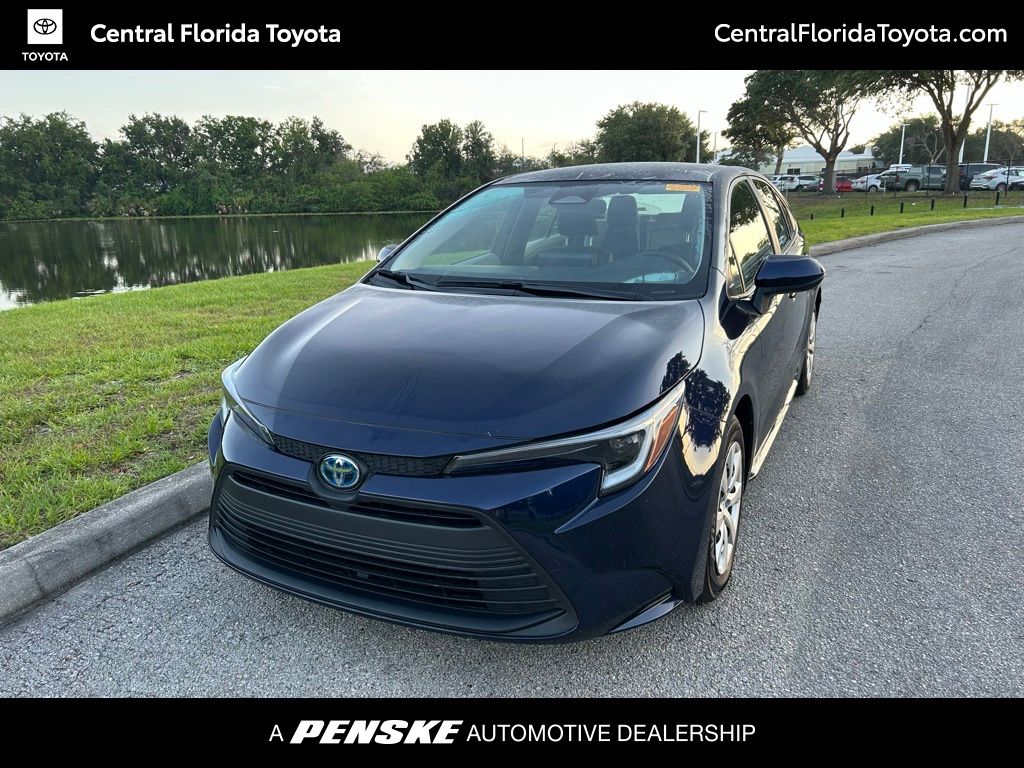 2025 Toyota Corolla LE Hybrid CVT's photo