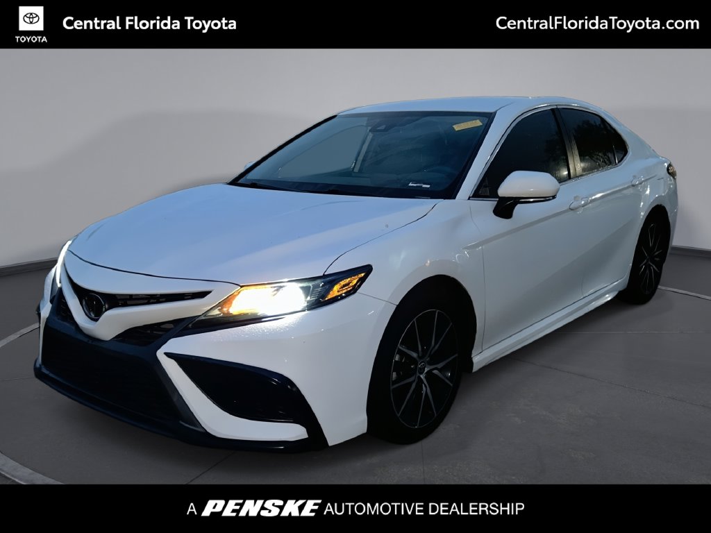 Used 2023 Toyota Camry SE Sedan