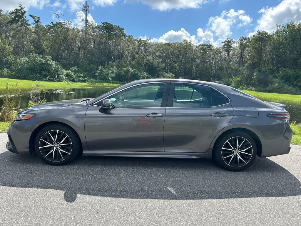 2023 Toyota Camry SE photo 2