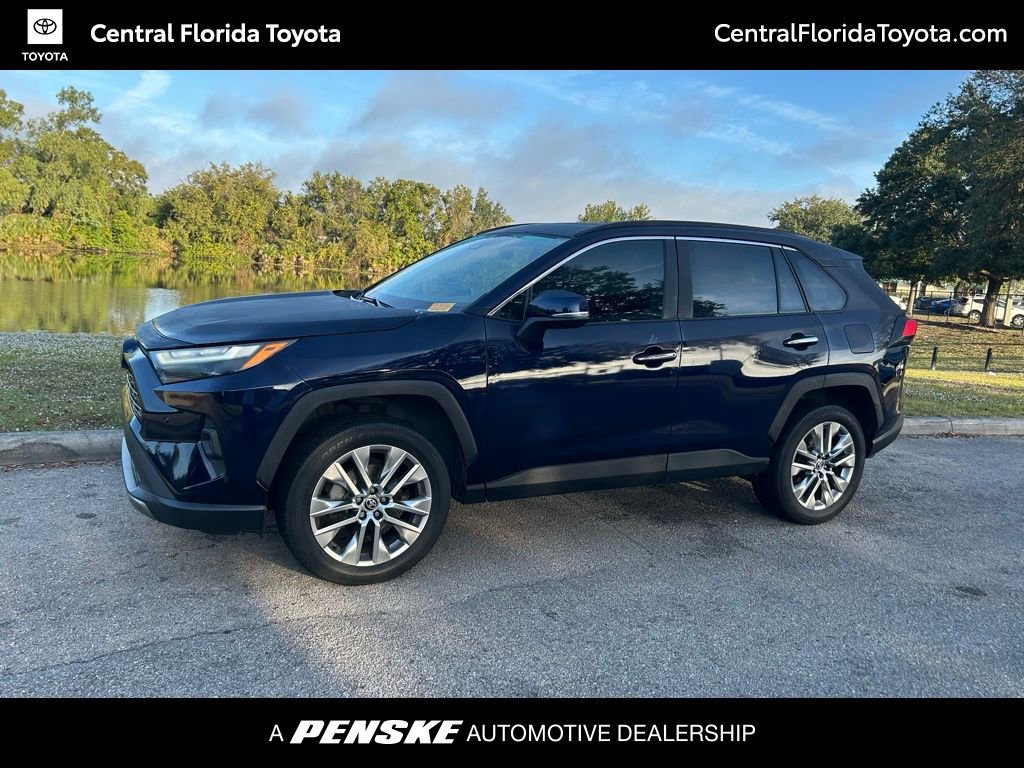 2022 Toyota RAV4 Limited's photo