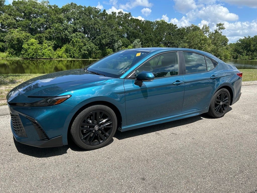 Used 2025 Toyota Camry SE Sedan
