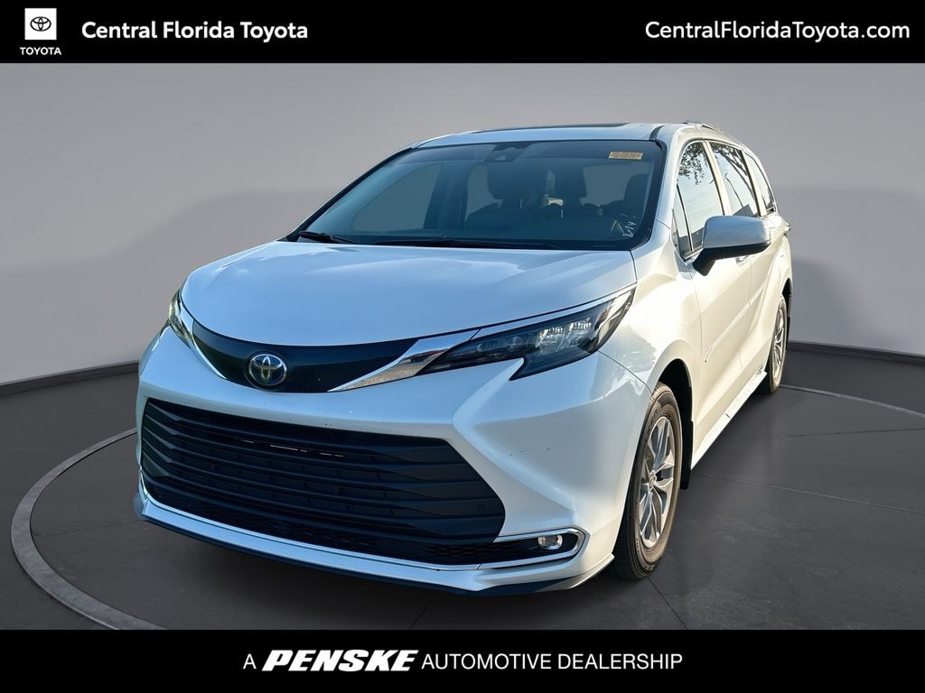 Used 2024 Toyota Sienna XLE Minivan/Van