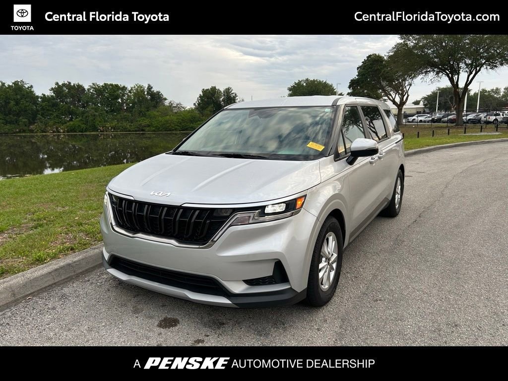 Used 2023 Kia Carnival LX Seat Package Minivan/Van