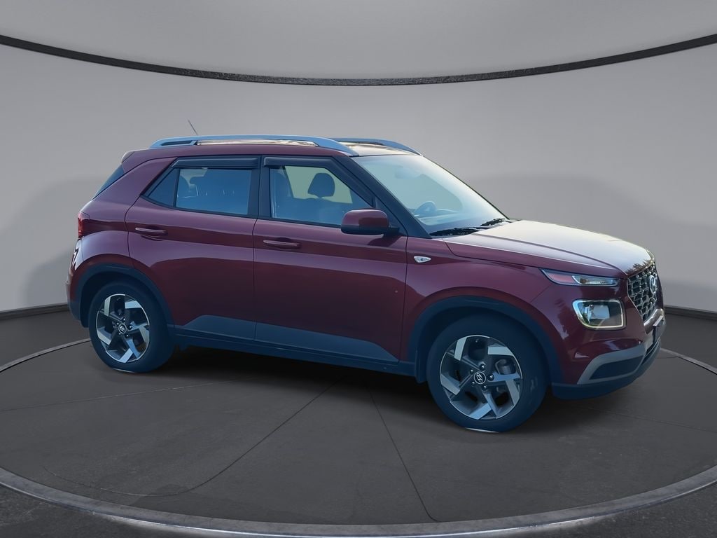 Used 2023 Hyundai Venue SEL SUV